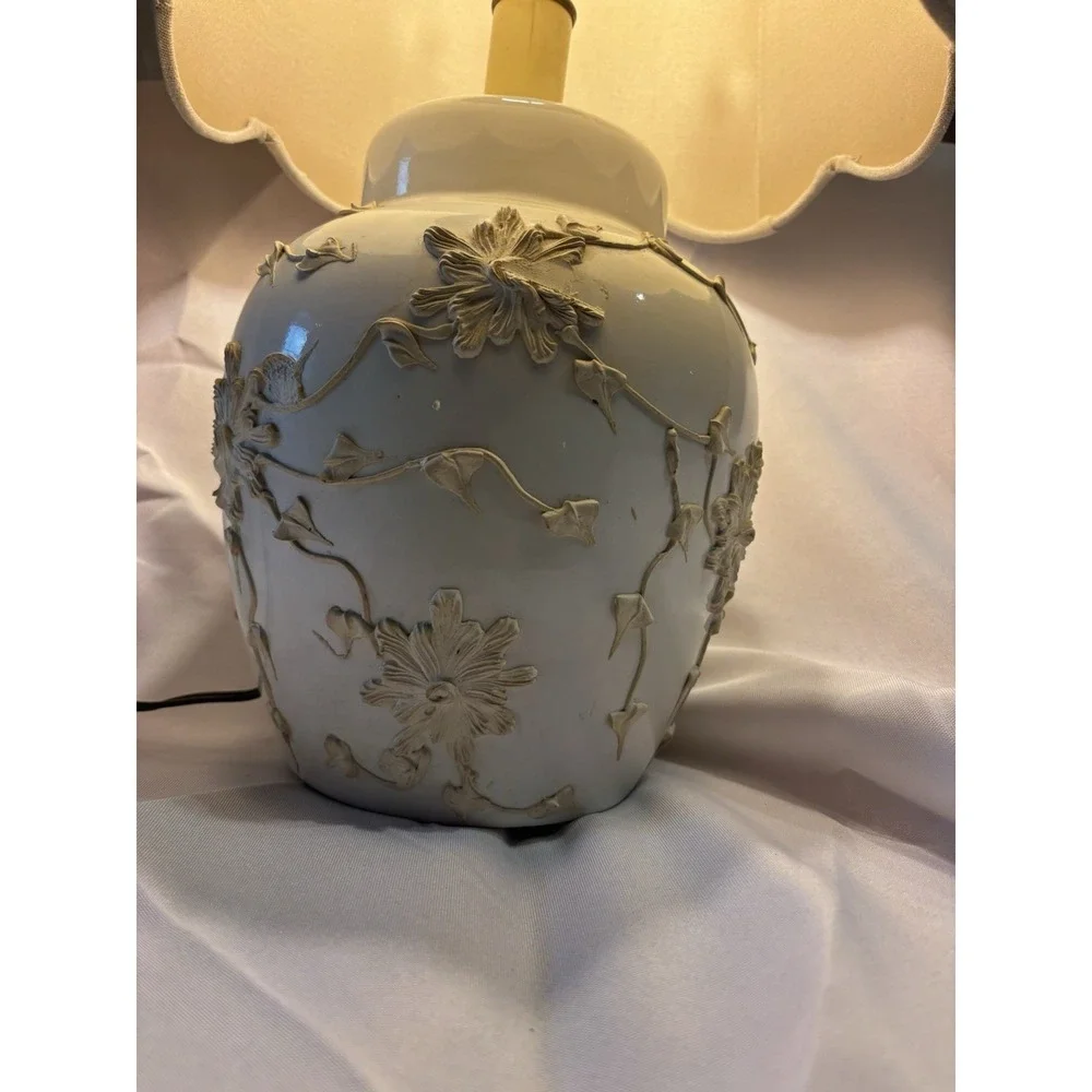 Vintage Chinoiserie Frosting Design Ginger Jar Table Lamp White Floral Relief